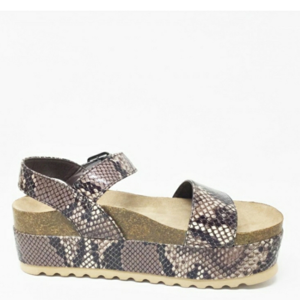 Trendy Snakeskin Platform Sandals